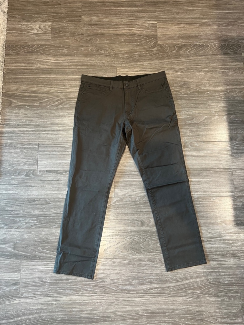 English Laundry Men's Grey/Green Chinos